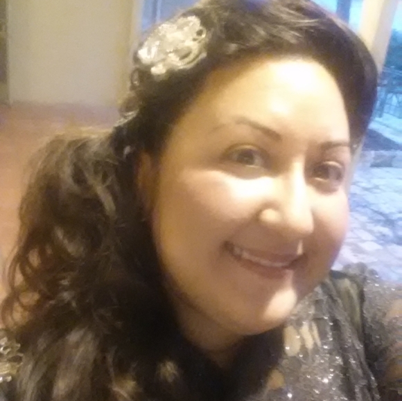 Meet Your Posher! - Picture 4 of 16